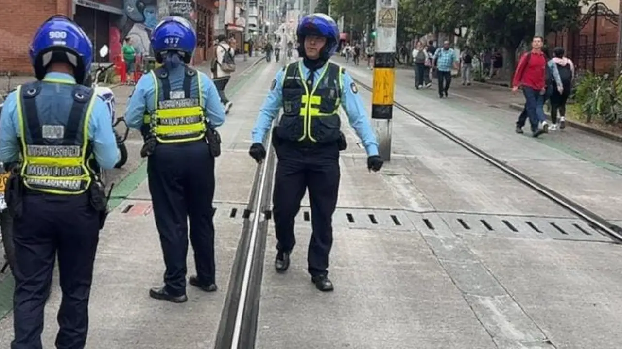 Incrementan los controles a vehículos que invaden los carriles del Metroplús y el tranvía