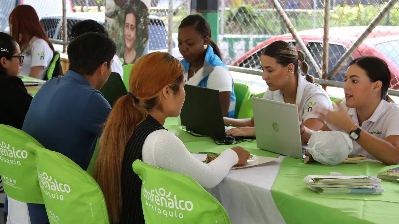 Más de 1.300 vacantes disponibles en Antioquia a través de Comfenalco
