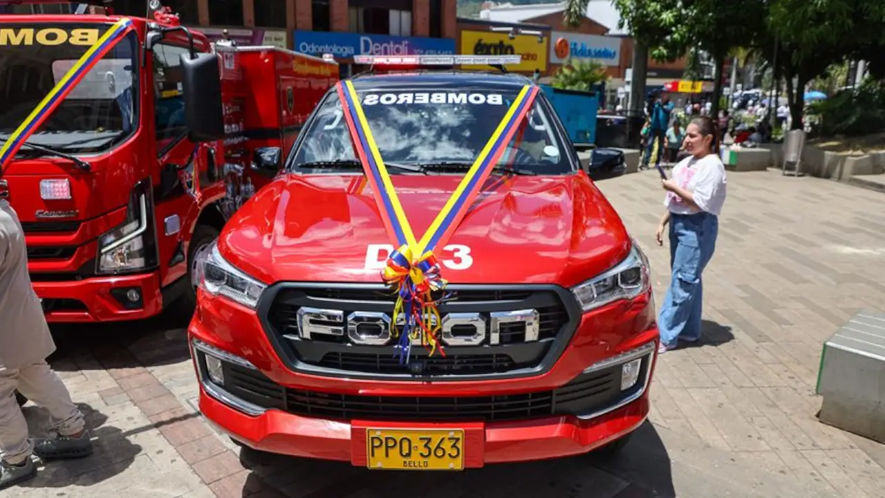 Bello conmemora la independencia de Colombia con homenajes y desfiles