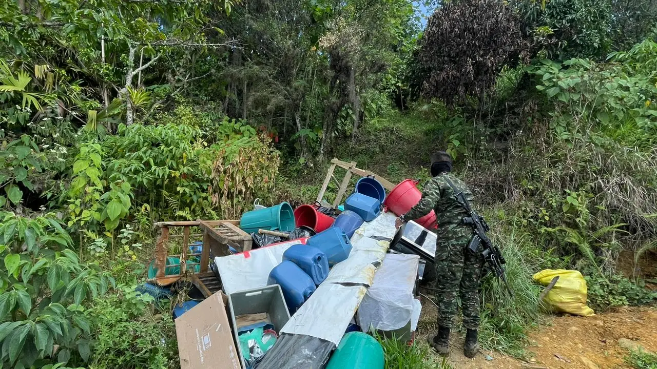 Ejército destruyó un laboratorio para producir cocaína en zona rural de Copacabana