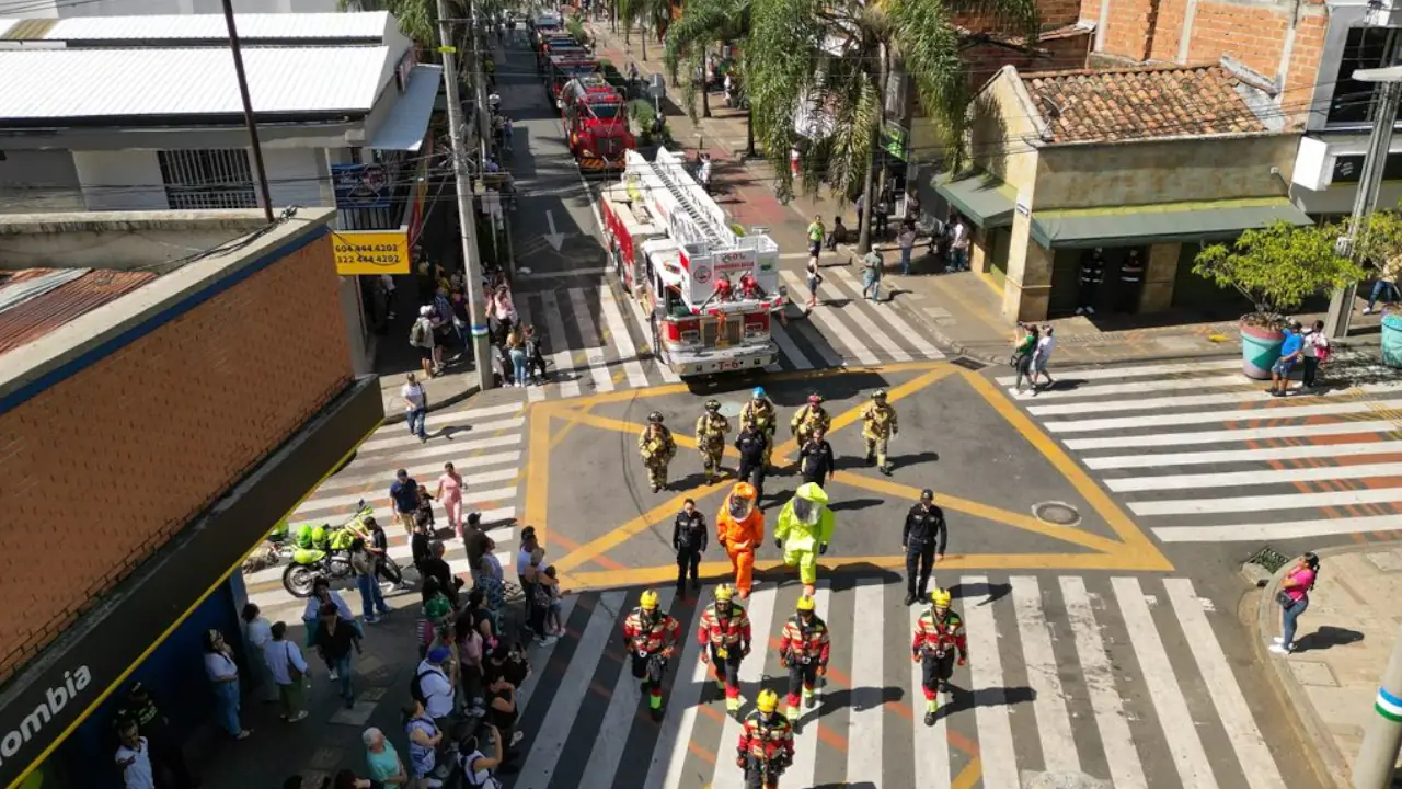 Bello conmemora la independencia de Colombia con homenajes y desfiles
