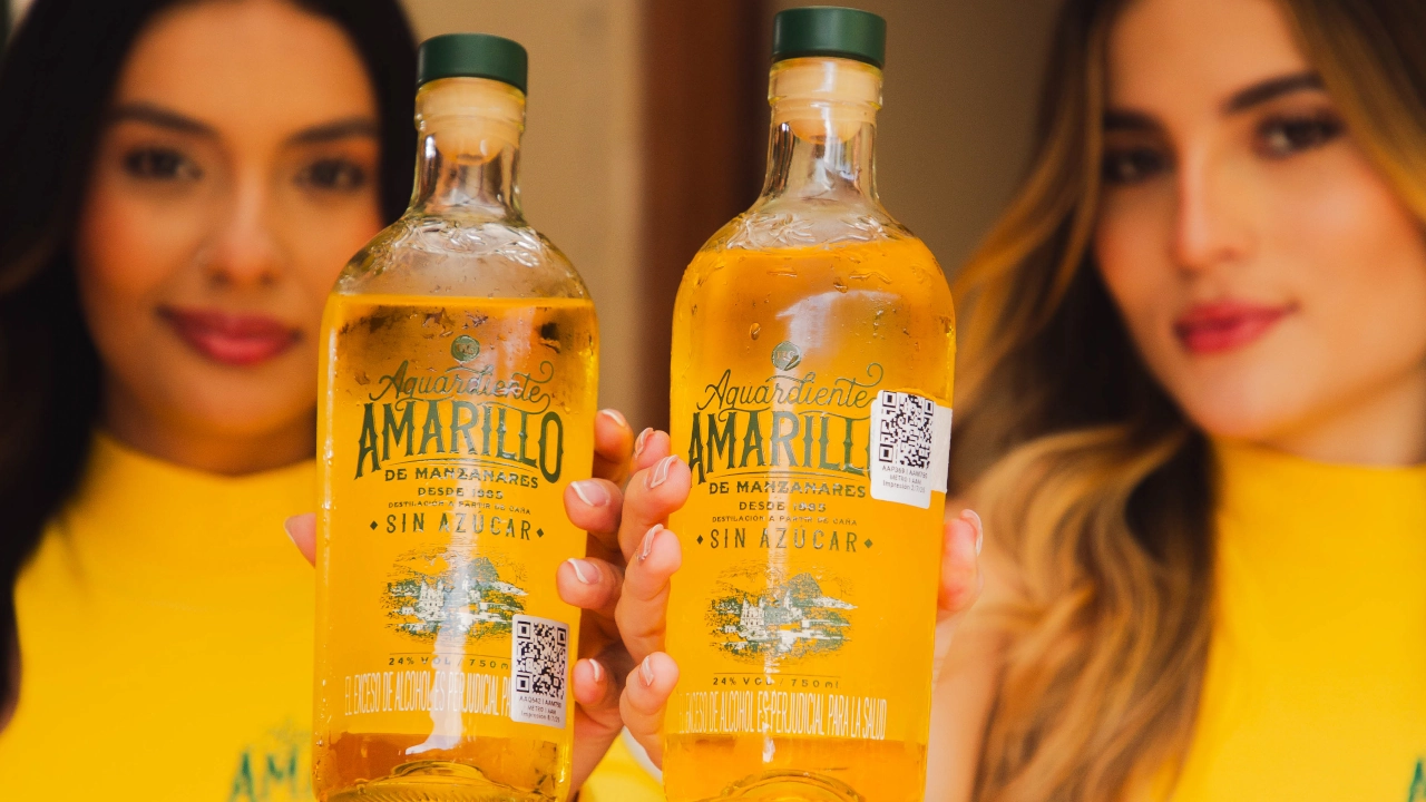 Tras la apertura de mercados, inicia la comercialización en Antioquia del Aguardiente Amarillo de Manzanares 1 Aguardiente Amarillo se comercializa en Antioquia