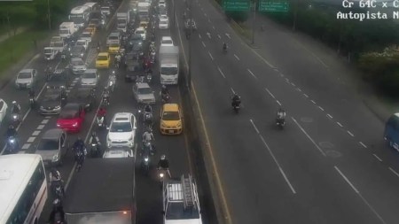 Atención: Movilidad reducida en la Autopista Norte por vehículo varado