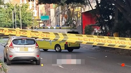 Dos mujeres fueron atropelladas en la Avenida 33 de Medellín, una murió en el lugar Dos mujeres fueron atropelladas en la Avenida 33 de Medellín una murió en el lugar