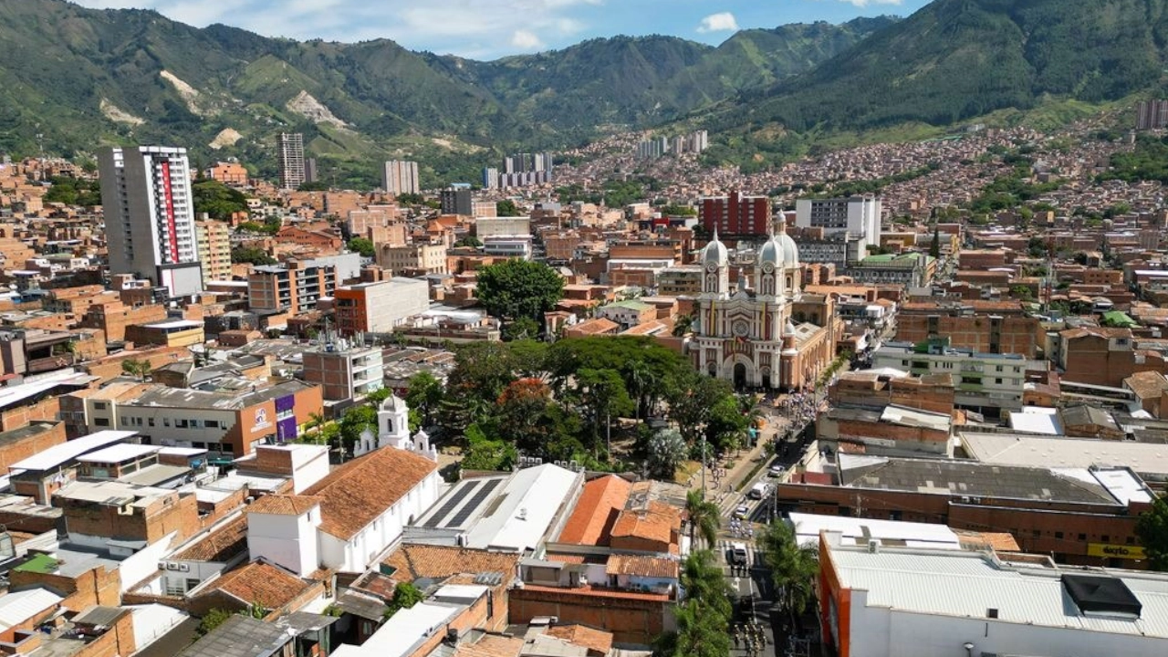 La Alcaldía de Bello impulsa su transformación digital con logros significativos