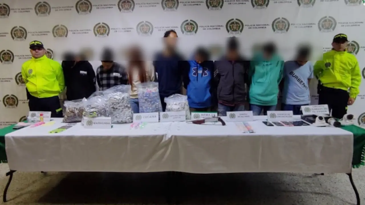 Encarcelan a ocho presuntos vendedores de estupefacientes junto a colegios en Copacabana Encarcelan a ocho presuntos vendedores de estupefacientes junto a colegios en Copacabana