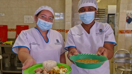 Más de 316.000 estudiantes recibirán alimentación escolar desde el inicio de clases PAE MADRES CABEZADEFAMILIA