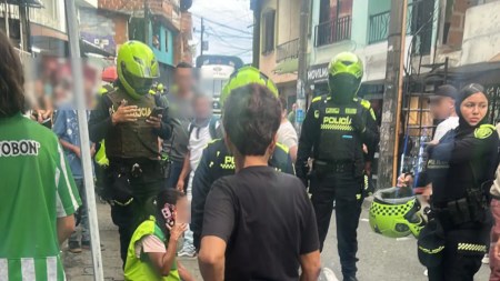 Pelea en Medellín terminó con un joven muerto y un adulto mayor capturado