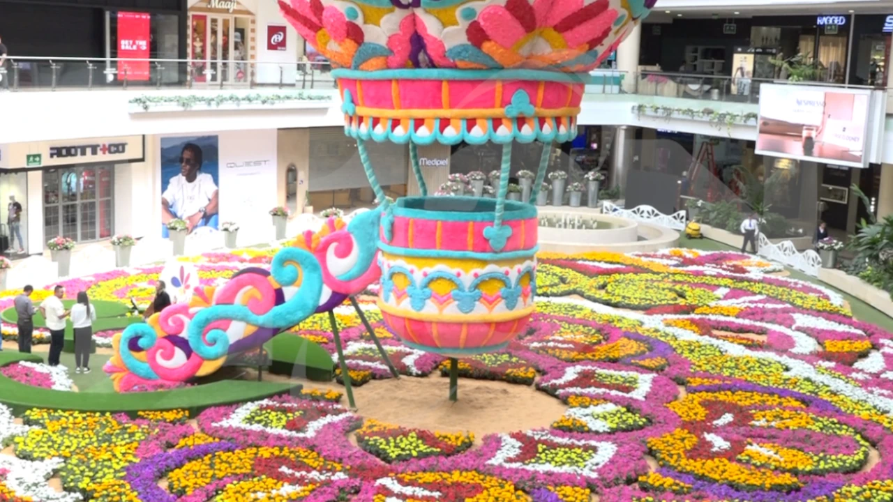 ¡Más de 200 mil flores! El Centro Comercial Santafé se luce con el Tapete de Flores más grande de Colombia 2 SANTAFE 4