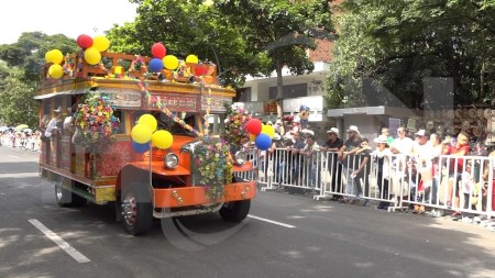 Desfile Chivas y Flores 2025: Tradición sobre ruedas que conecta el alma montañera Desfile Chivas y Flores 2025: Tradición sobre ruedas que conecta el alma montañera