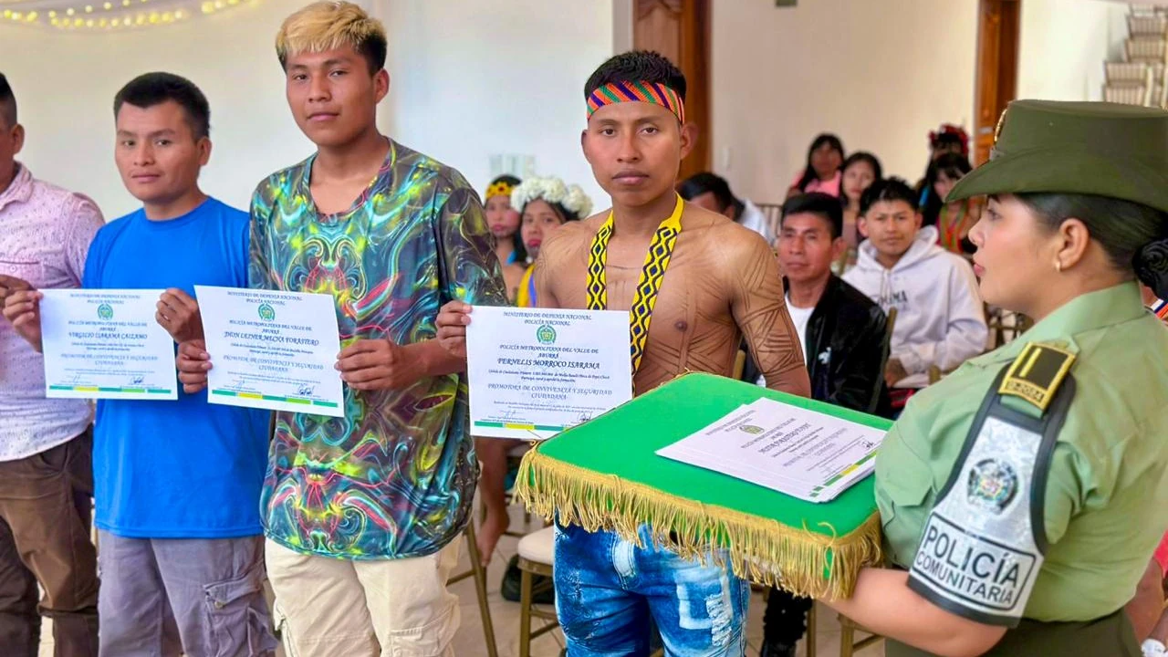comunidad-embera-graduada-promotora-convivencia-valleaburra1