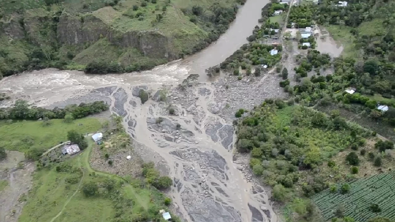 Dabeiba, Mutatá y Cáceres recibirán equipos especializados para atender los estragos generados por las lluvias damnificados-lluvias-emergencias-colombia-urge-recursos-ungrd