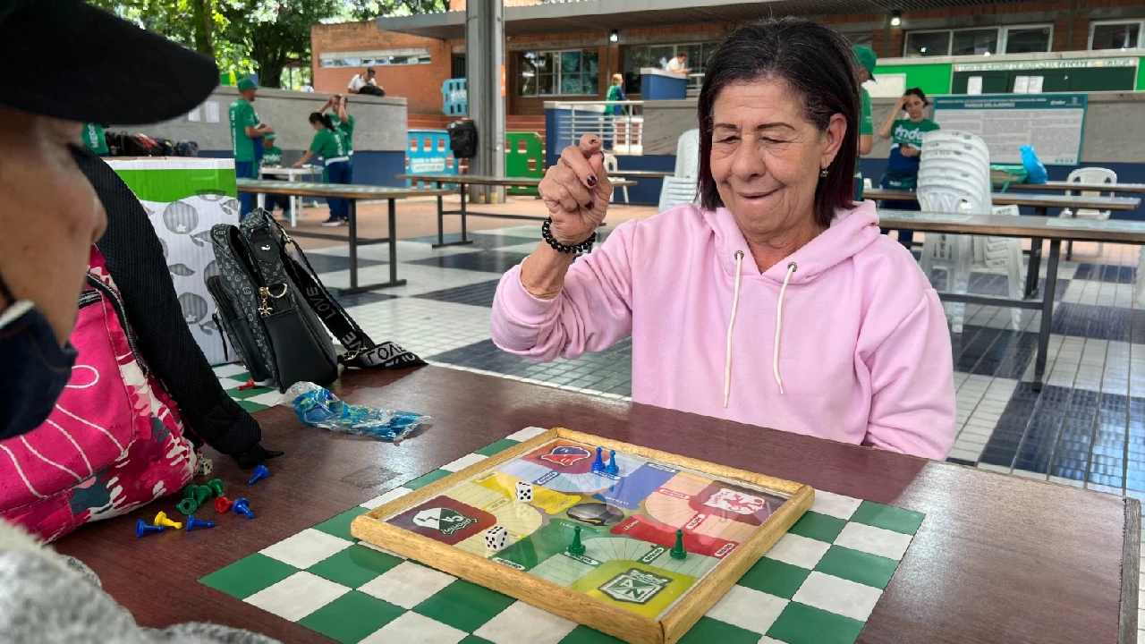 delegacion-medellin-adultos-mayores-juegos-nacional-internacionales