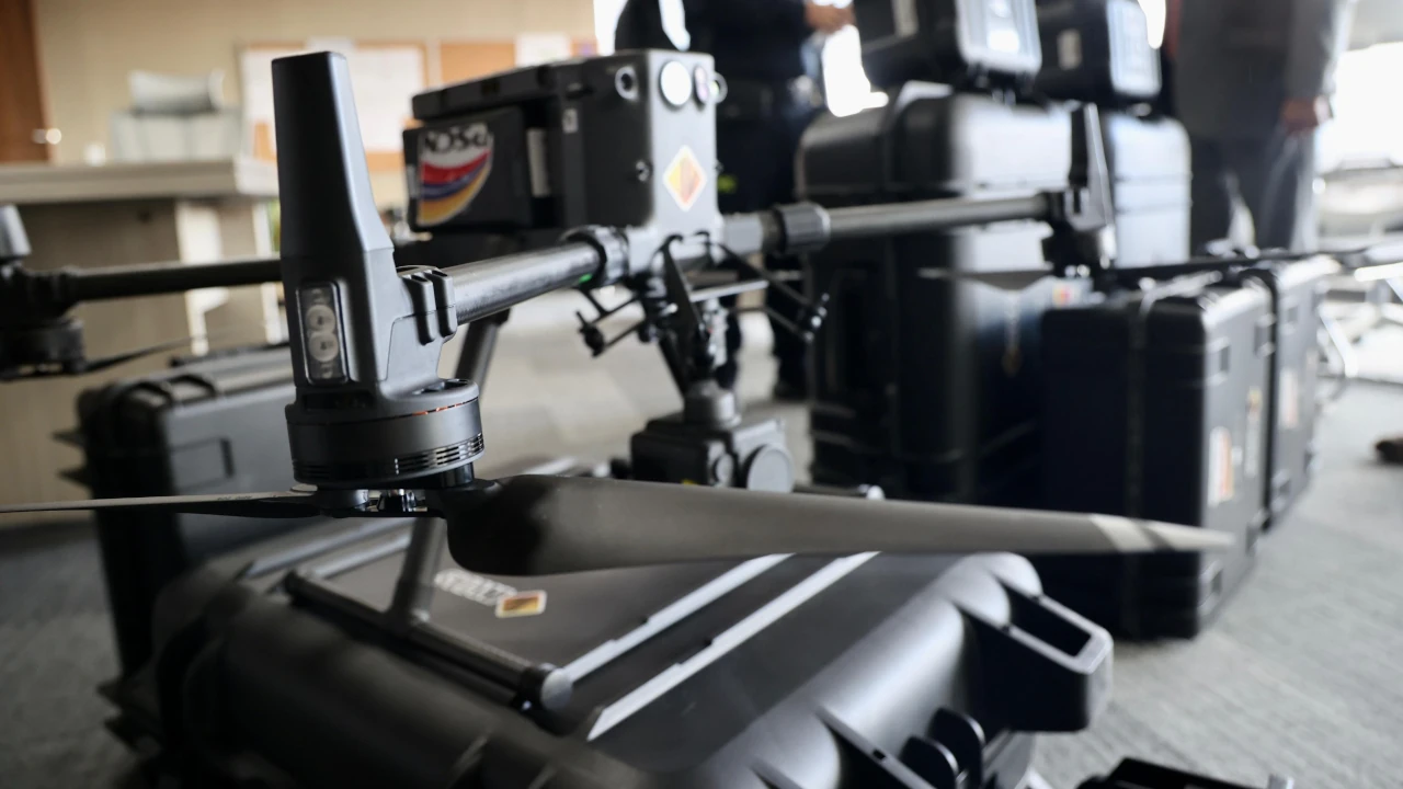 entrega-drones-policia-transito-invias-mintransporte3