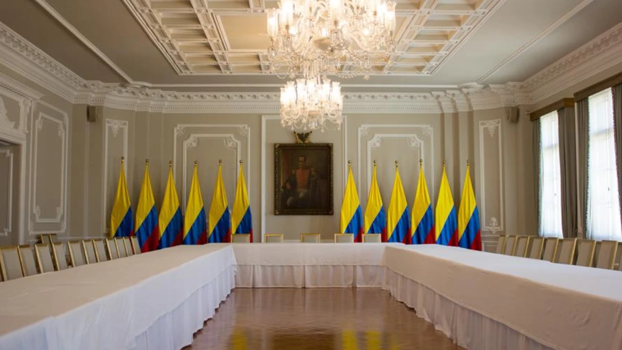 Delegaciones colombianas para los Juegos Mundiales y Panamericanos Junior reciben el pabellón nacional entrega-pabellon-nacional-deportistas-colombianos