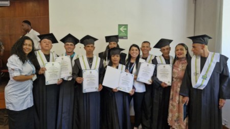 ¡Qué bonito! 217 exhabitantes de calle de Medellín transforman sus vidas a través de la educación exhabitantes de calle