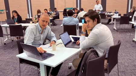 Tecnología, energía y comercio: sectores que impulsan la inversión extranjera en Medellín