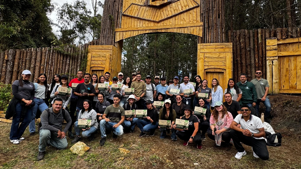 jornada-siembra-arboles-oriente-antioqueño-elretiro-empresas