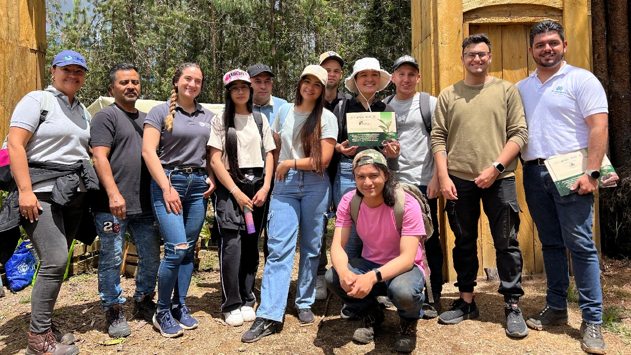 jornada-siembra-arboles-oriente-antioqueño-elretiro-empresas3