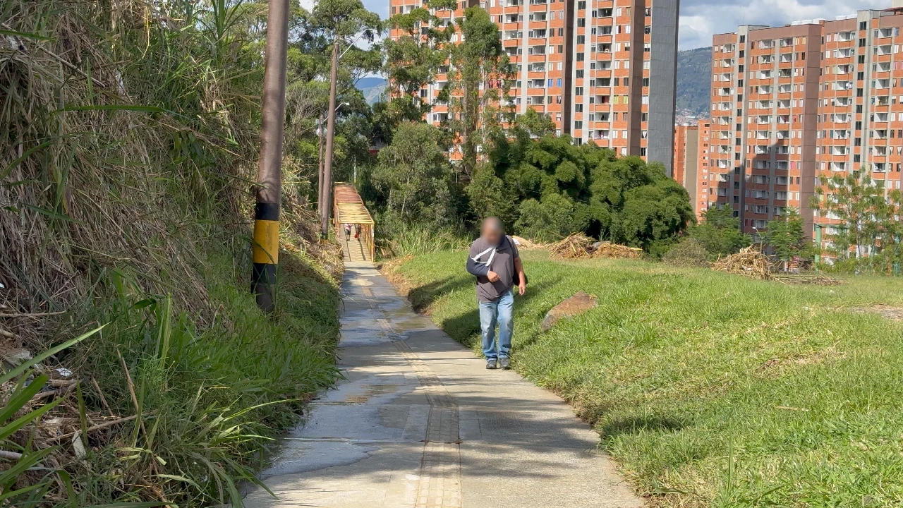 limpieza-tramos-laaurora-medellin-autoridades-comunidad2
