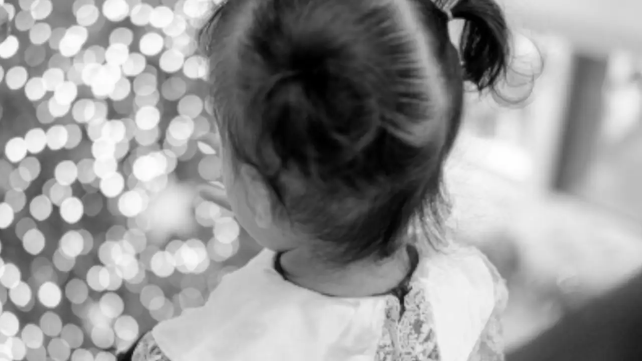 ¡Ay, qué tristeza! Niña de 4 añitos fue rescatada en una casa de Laureles: al parecer, la habían abandonado “Me duele en el alma”: dice el alcalde tras misteriosa muerte de una niña de 2 años en Medellín