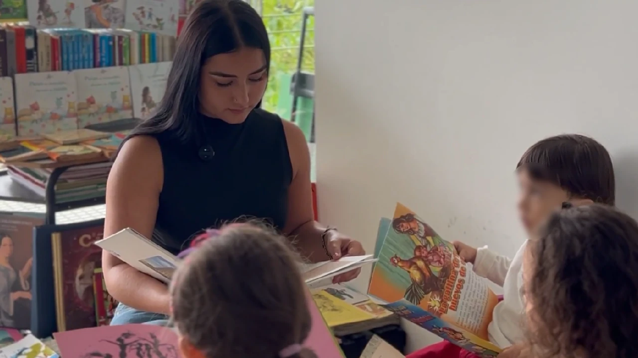Copacabana abre sus páginas con su primera Feria del Libro “Entre líneas” en su municipio 2 primera-feria-libro-copacabana-dio-inicio3