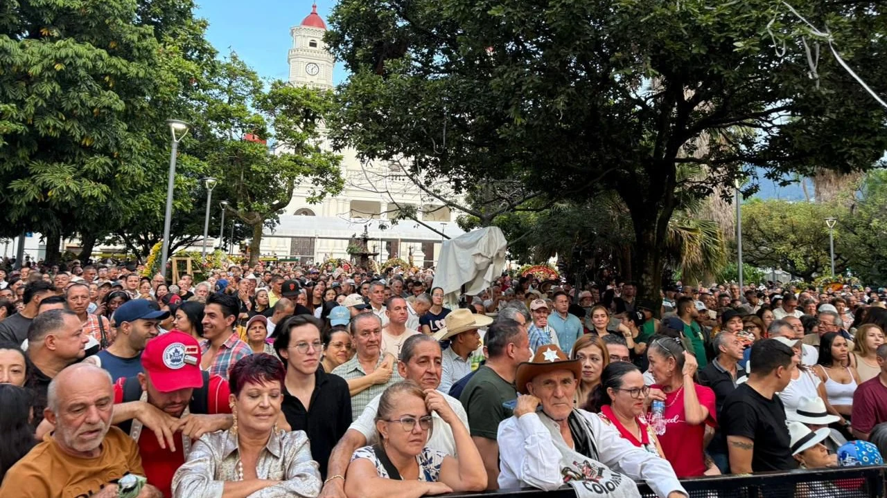 rey-trova-fiestas-envigado-celebracion-fundacion-municipio1