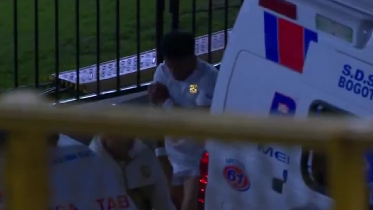 situacion-wilson-morelos-tras-salir-partido-laequidad-ambulancia3
