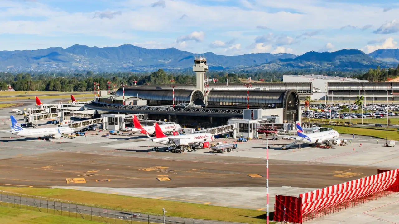 ¿Menos esperas en el aeropuerto? Así avanza la ampliación en Rionegro para agilizar vuelos