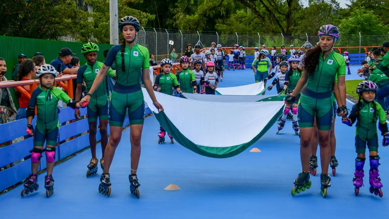 Gobernación de Antioquia entrega pista de patinaje renovada en El Retiro