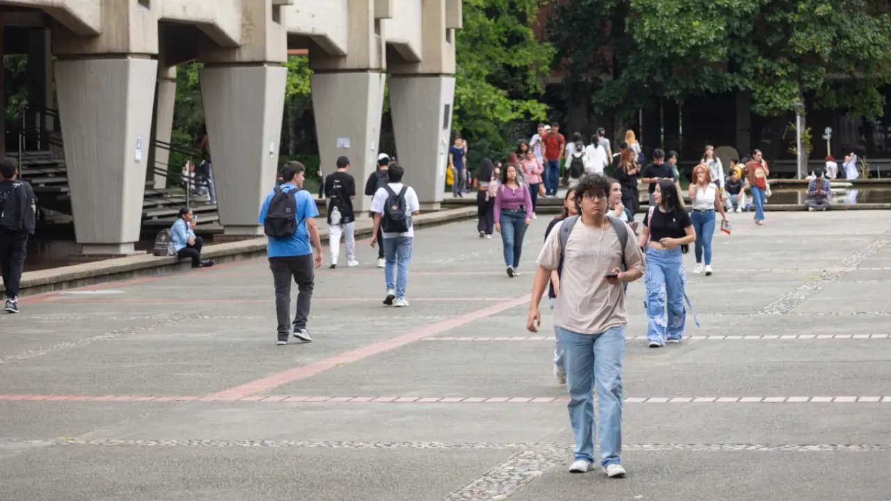 La UdeA abrió inscripciones para el primer semestre de 2026 con más de seis mil cupos disponibles
