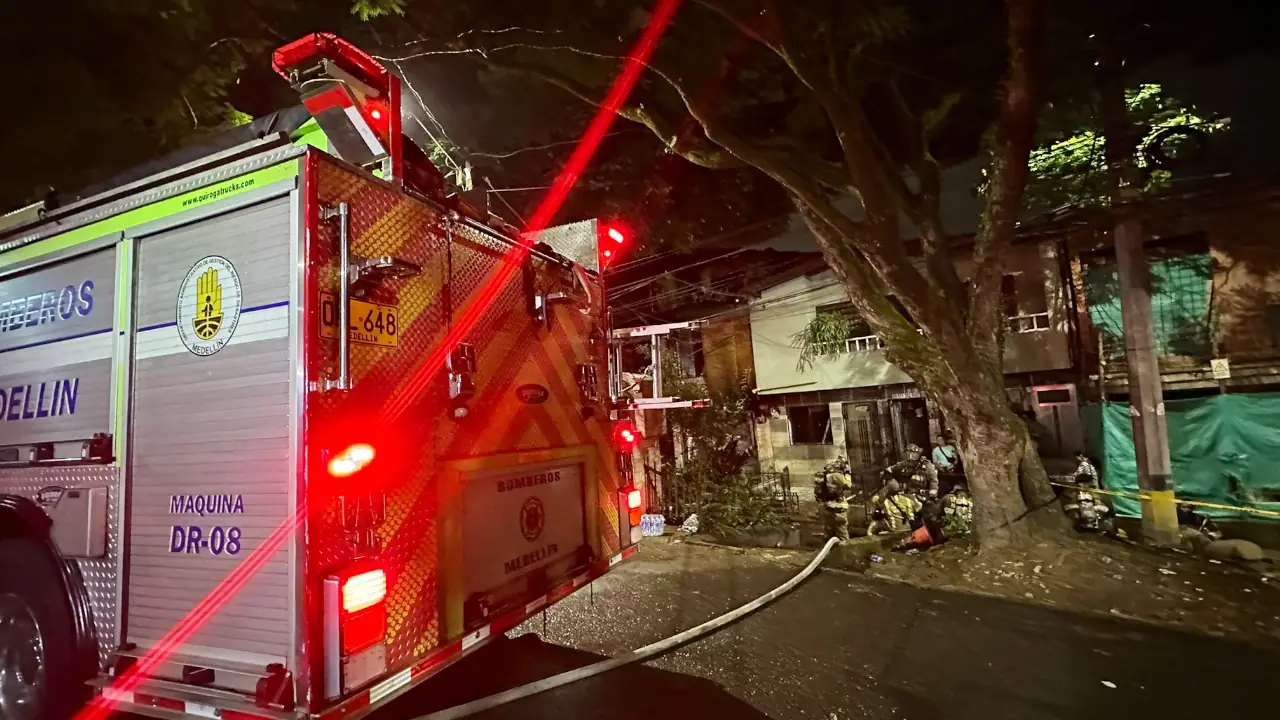 hombre con movilidad reducida y sus dos mascotas perdieron la vida en un incendio en Medellín