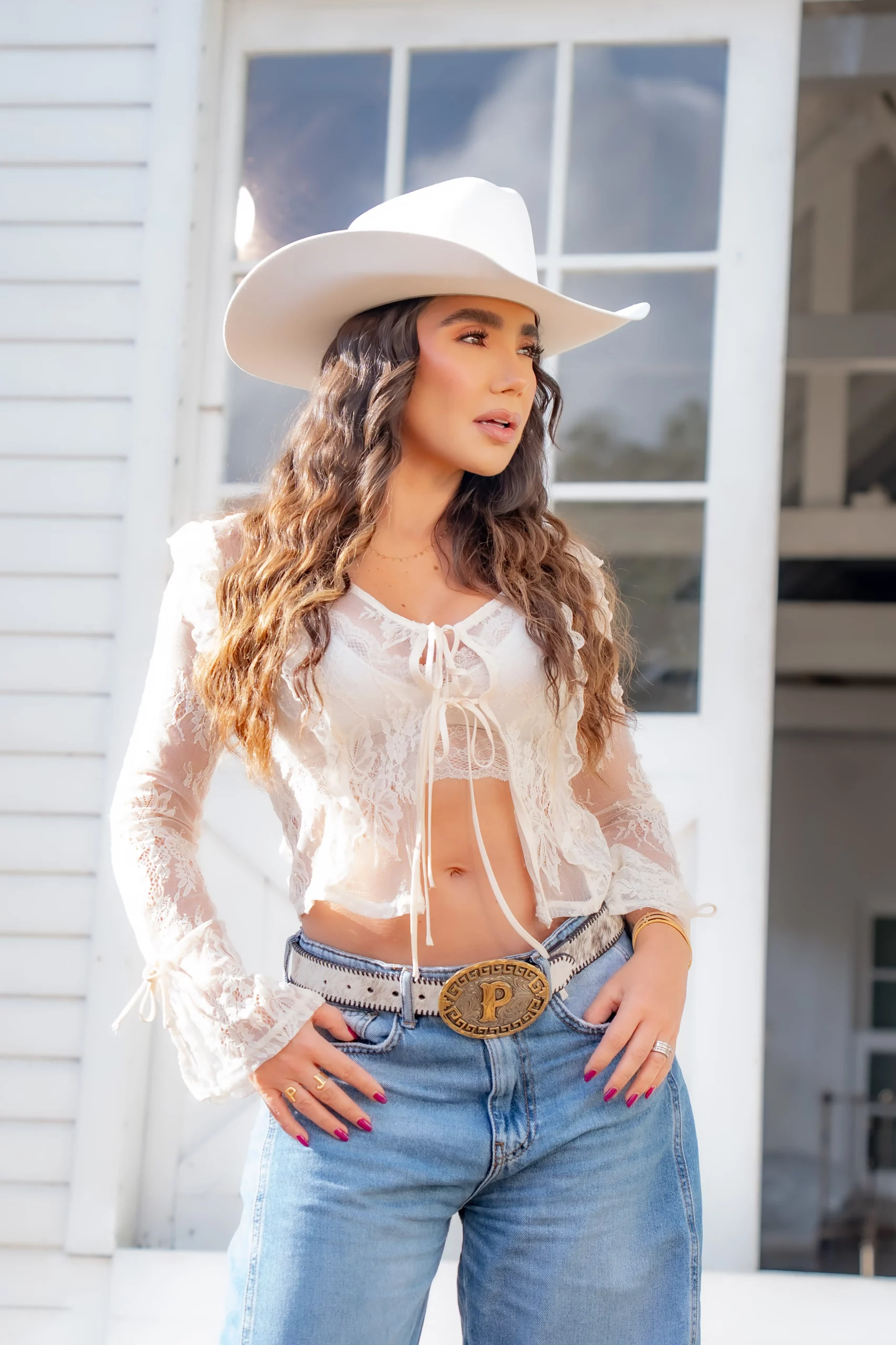 “Sin Rodeos”, la nueva canción de Paola Jara que dice lo que muchos callan