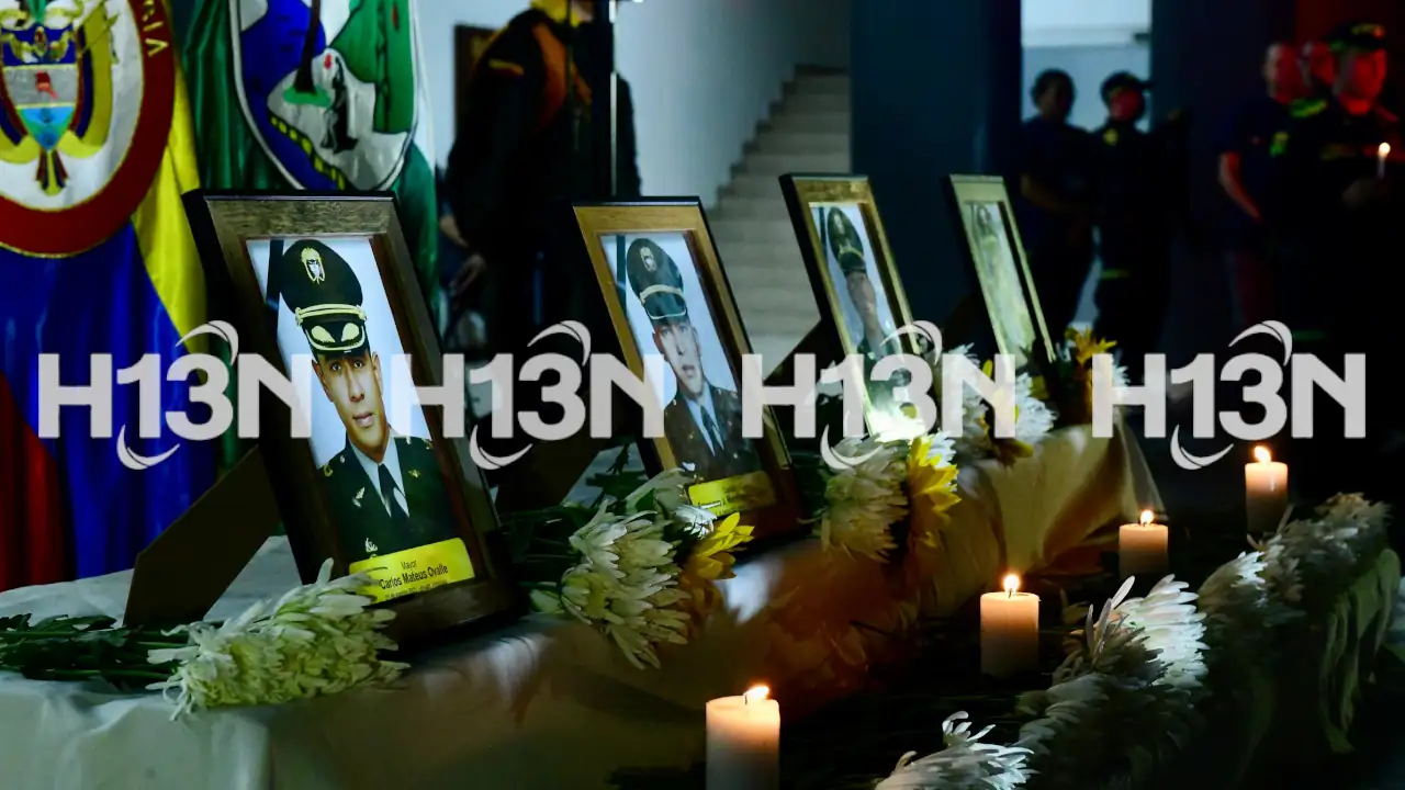 En Medellín realizaron velatón en memoria de los 13 policías fallecido en ataque con dron en Amalfi