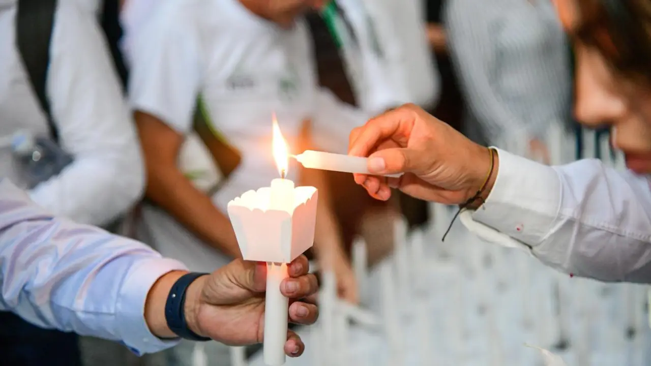 Medellín realizó velatón en memoria del senador Miguel Uribe Turbay
