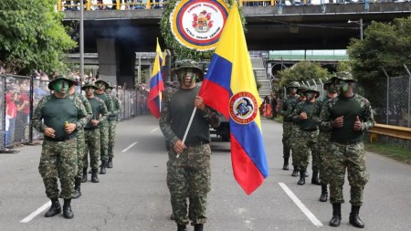 El Ejército Nacional participó en el Tributo a los Héroes durante la Feria de las Flores