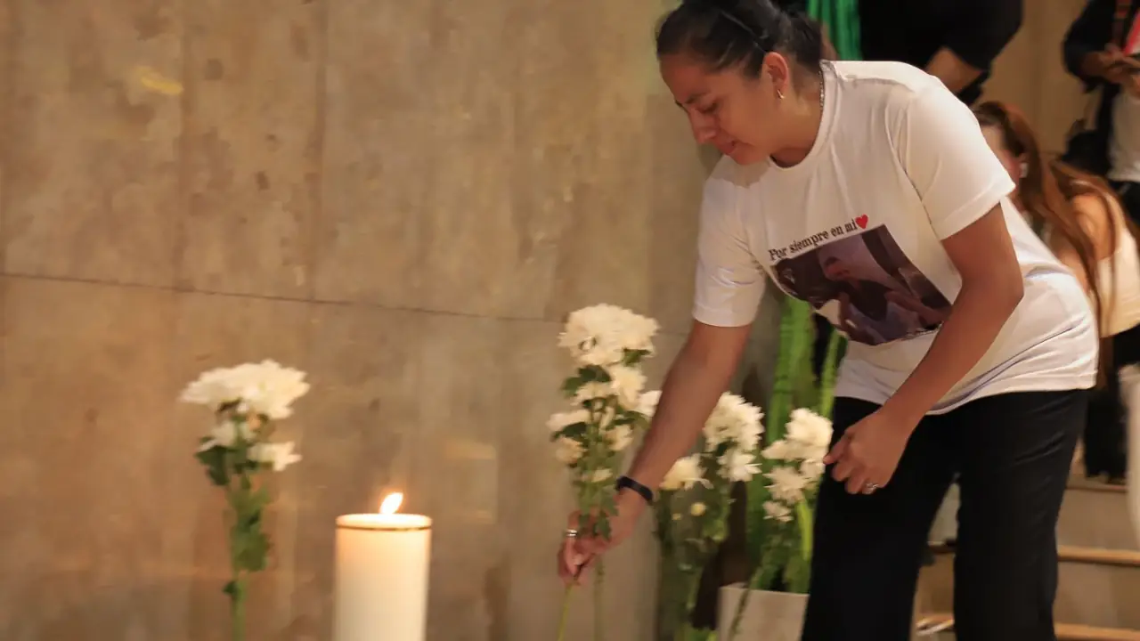 Familias acompañaron homenaje en Medellín a los 13 policías asesinados en Amalfi