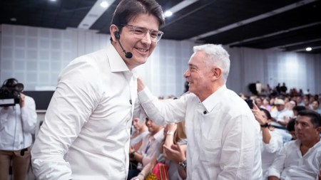Este fue el mensaje que Álvaro Uribe dejó para Miguel Uribe Turbay en su homenaje
