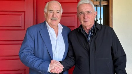 Expresidente Andrés Pastrana visitó a Álvaro Uribe en su residencia de Rionegro, Antioquia