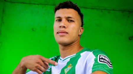 Nelson Deossa es oficializado como nuevo jugador del Real Betis: firmó hasta junio de 2030 Nelson-Deossa