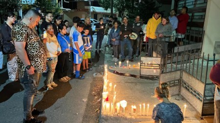Rionegro se une en una velatón por funcionario asesinado cuando paseaba a su perrito