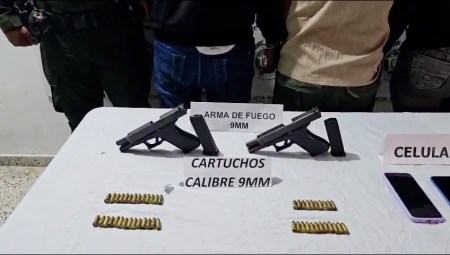 ¿De dónde lo sacó? Lo requisaron y tenia un revolver sin permiso. Capturados por porte ilegal de armas capturados-Yarumal-armas