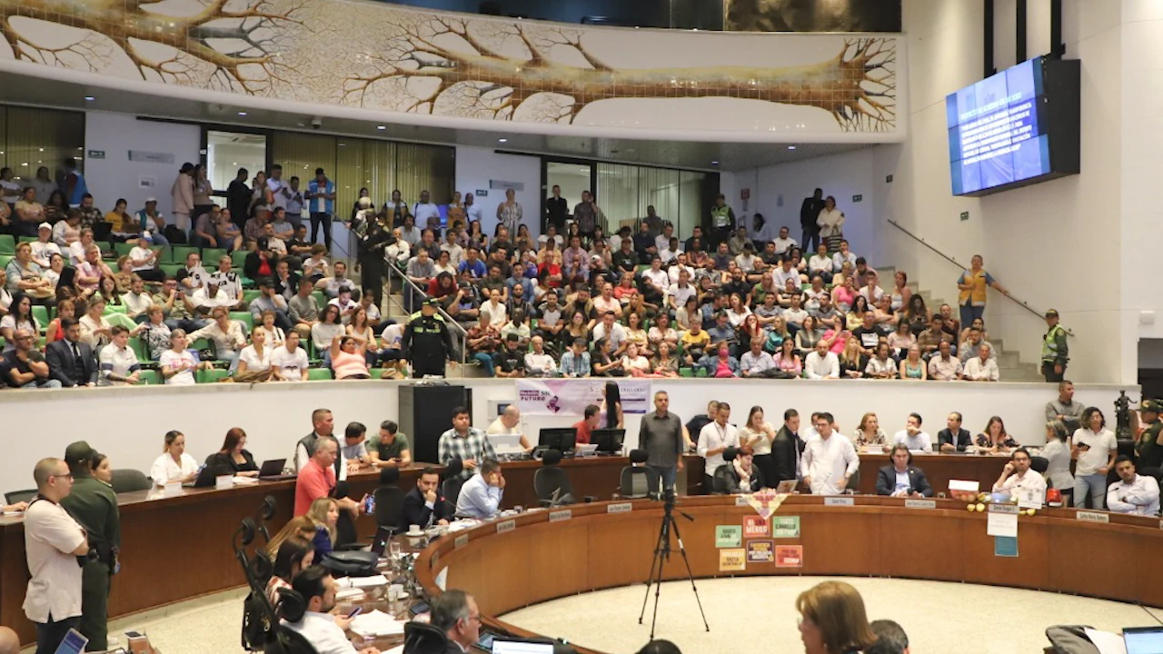 Luego de la sesión reservada, Federico Gutiérrez formaliza petición de protección para cuatro concejales de Medellín amenazados