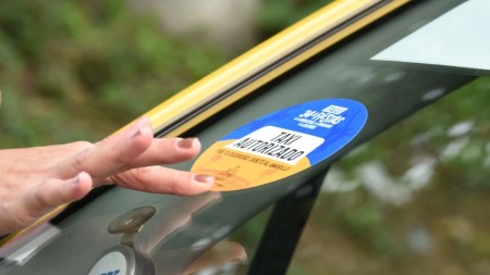 "Súbete al amarillo y viaja seguro". Esta iniciativa de la Secretaría de Movilidad pretende bridar unas fiestas en paz