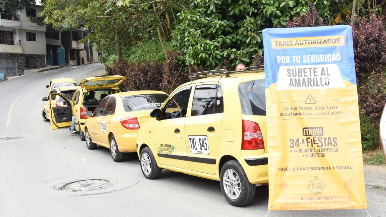 "Súbete al amarillo y viaja seguro". Esta iniciativa de la Secretaría de Movilidad pretende bridar unas fiestas en paz 