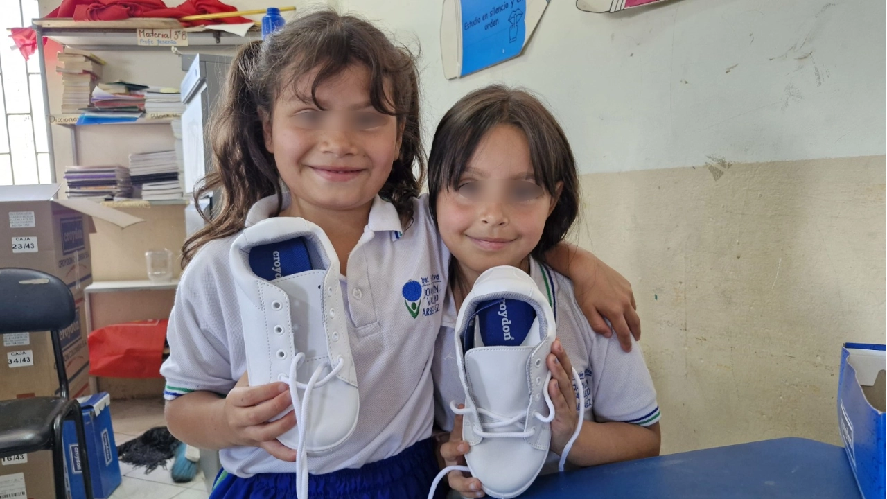 Distrito de Medellín entregará 3.000 pares de zapatos a población infantil vulnerable entrega-de-zapatos-niños