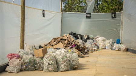 Guatapé cuenta con una nueva estación de clasificación y almacenamiento de reciclaje reciclaje-guatape
