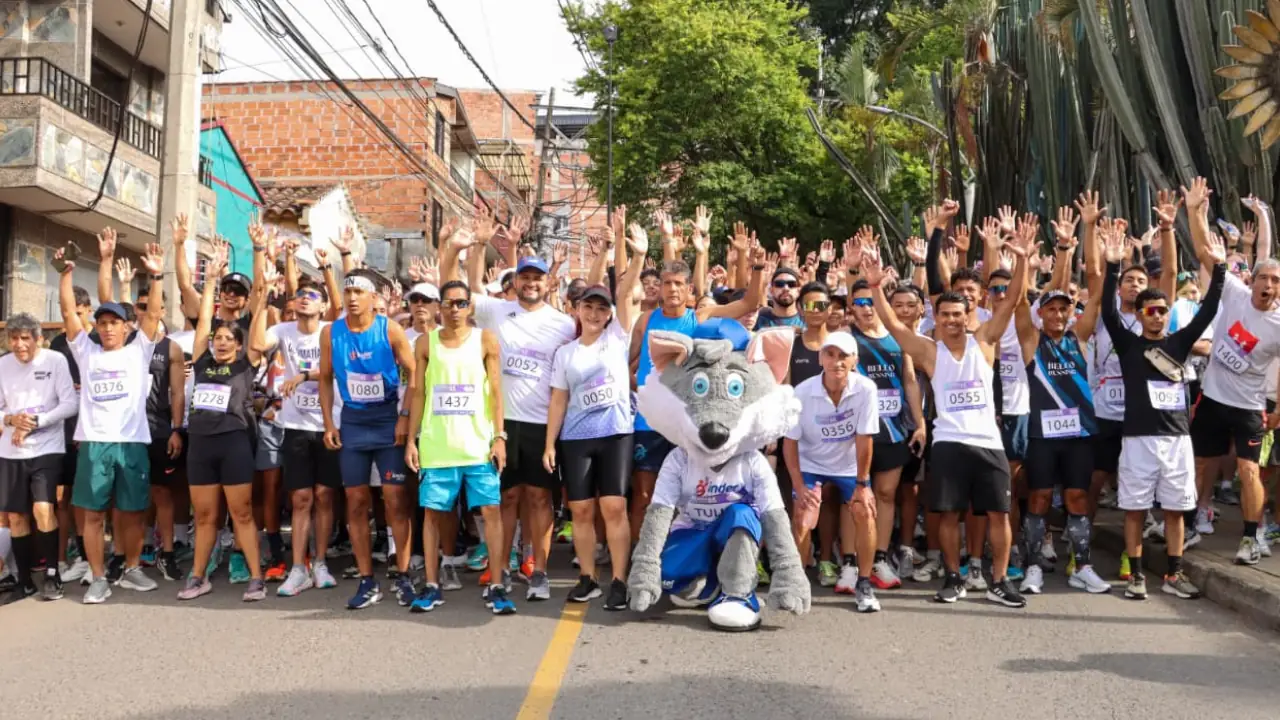 Más de 2.000 personas participaron en la Carrera Atlética 6K de las Fiestas del Cerro Quitasol