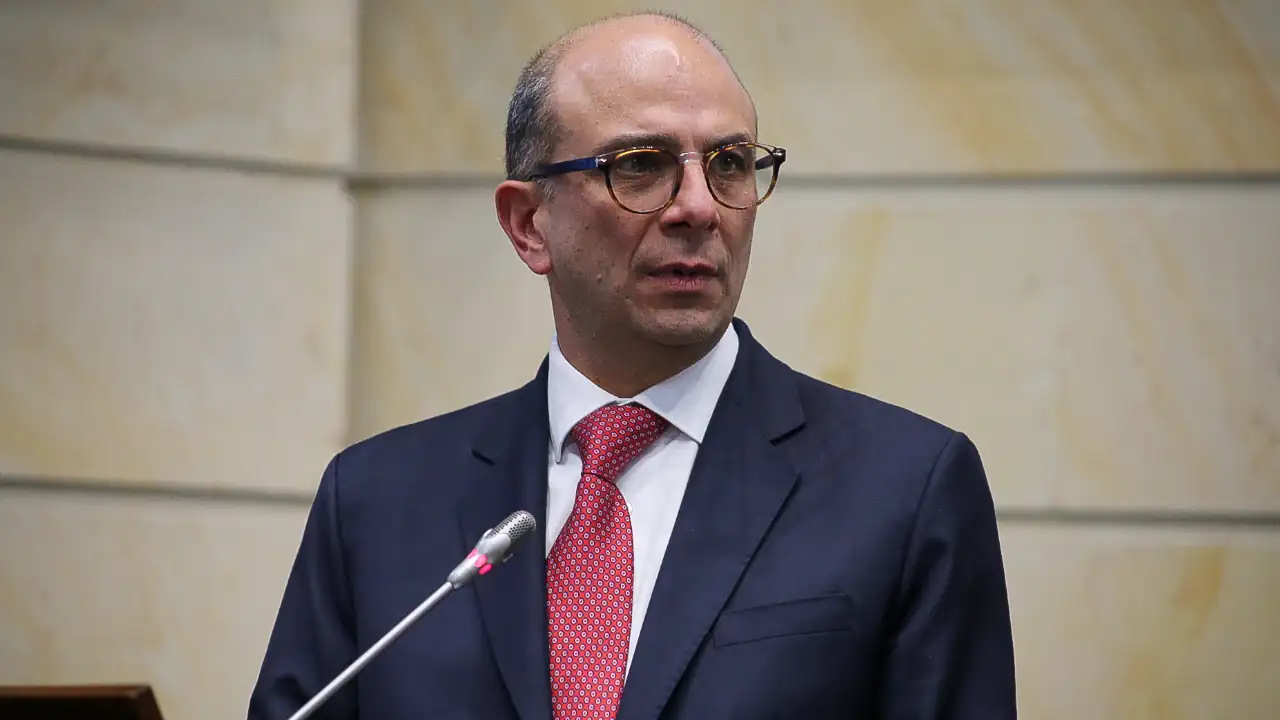 Carlos Camargo Assis elegido magistrado de la Corte Constitucional con 62 votos en el Senado