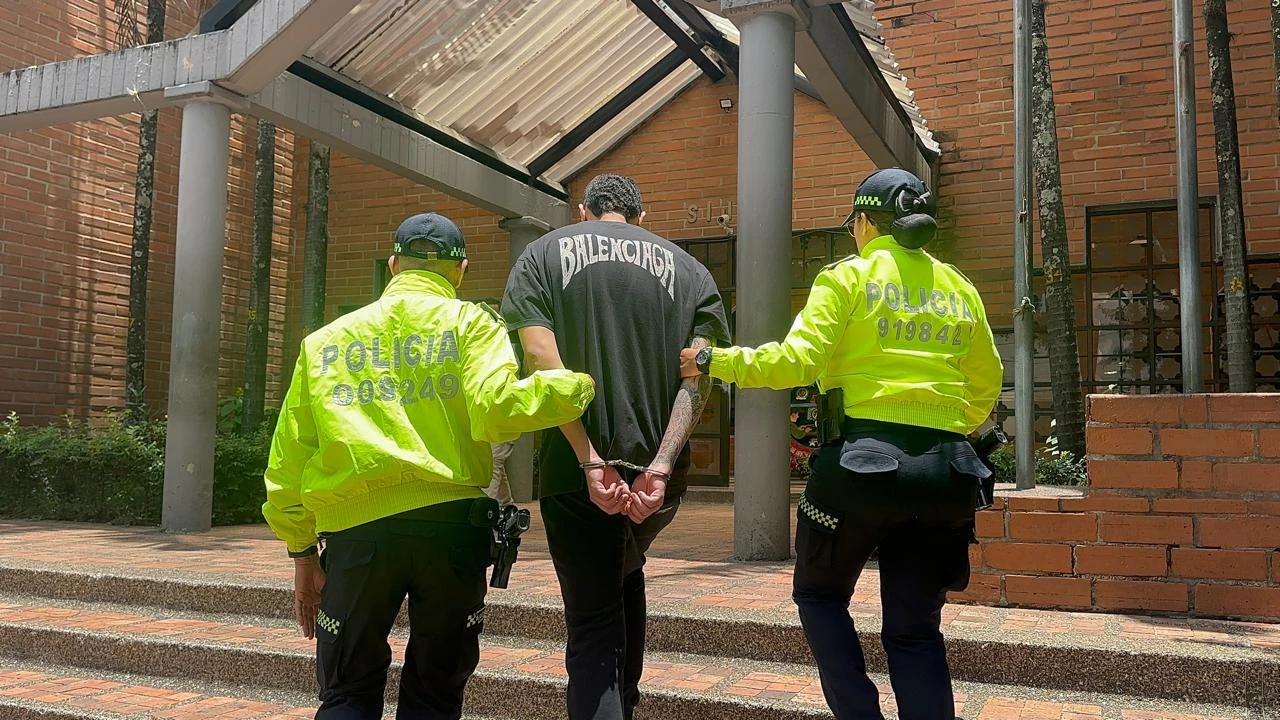 Alias-El-Negro-1